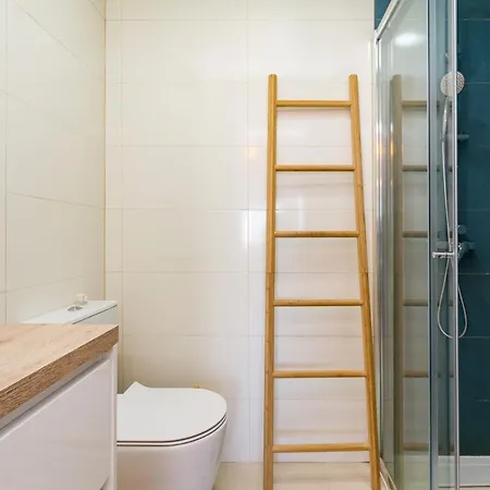 Guestready - Sunny Lisbon Apartment For 2 Διαμέρισμα *
