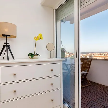 Guestready - Sunny Lisbon Apartment For 2 *