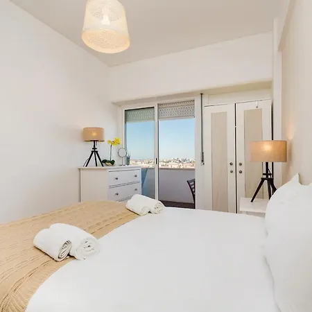 Guestready - Sunny Lisbon Apartment For 2 *